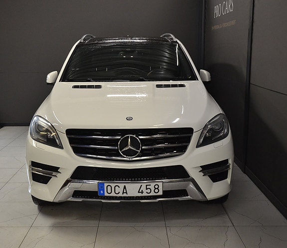 Mercedes-Benz ML350 7 of 23