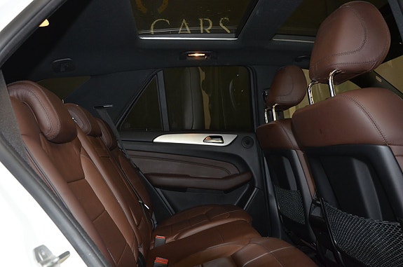Mercedes-Benz ML350 19 of 23