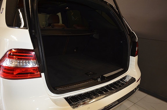 Mercedes-Benz ML350 9 of 23