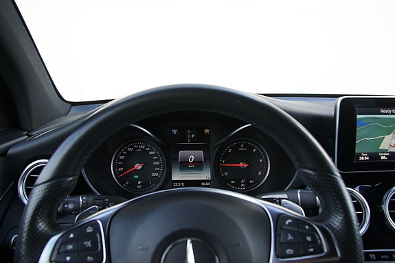 Mercedes-Benz GLC220 d 17 of 26