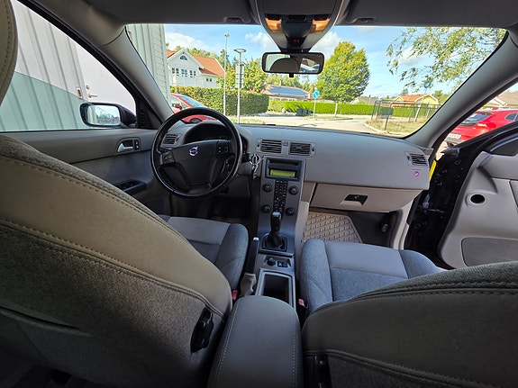 Volvo V50 25 of 25