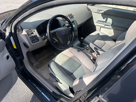Volvo V50 22 of 25