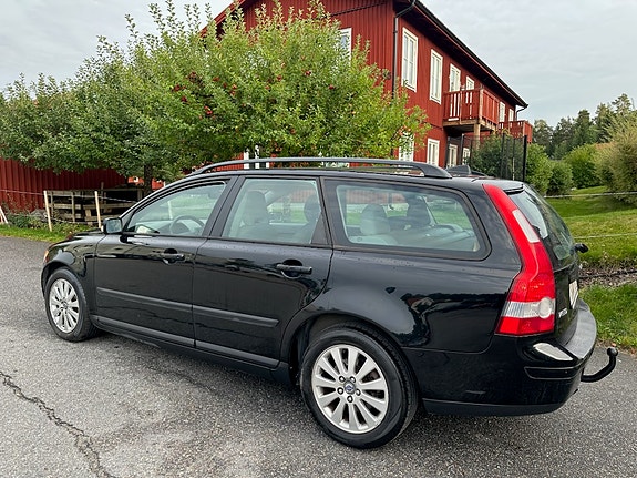 Volvo V50 3 of 21