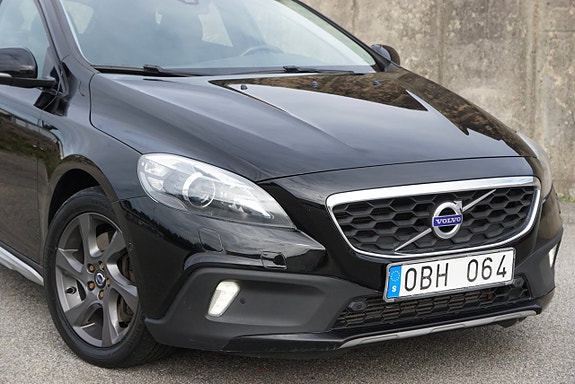 Volvo V40 Cross Country 3 of 21