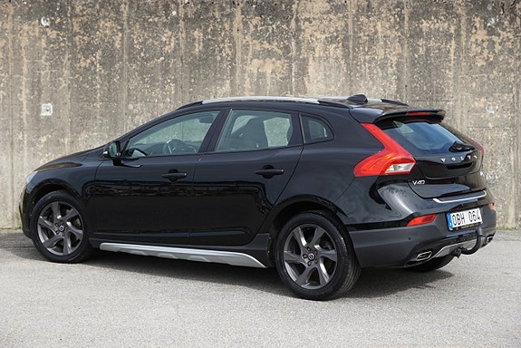 Volvo V40 Cross Country 4 of 21