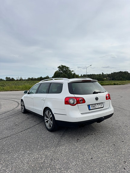 Volkswagen Passat 3 of 6