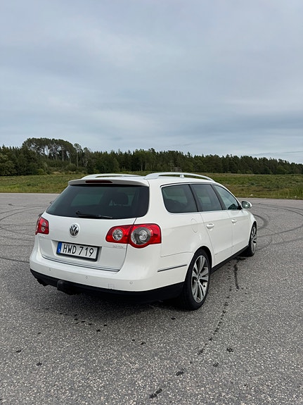 Volkswagen Passat 4 of 6