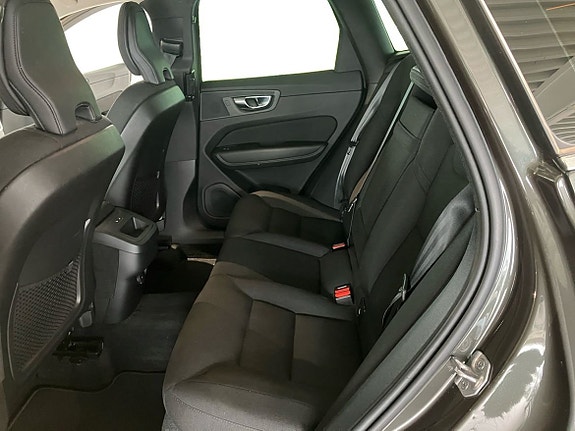 Volvo XC60 7 of 14