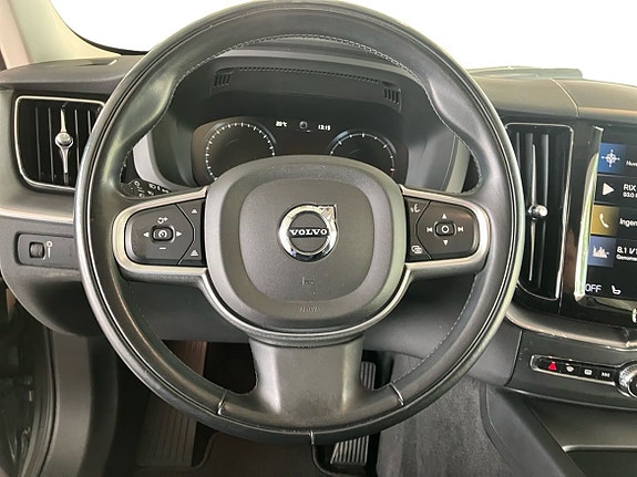 Volvo XC60 11 of 14