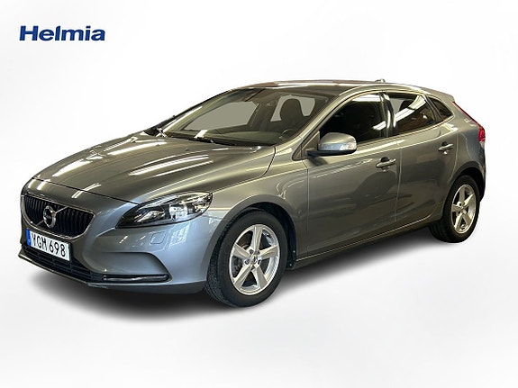 Volvo V40 2 of 10