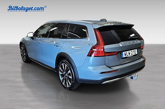 Volvo V60 Cross Country 4 of 14