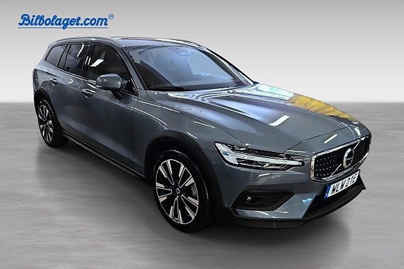 Volvo V60 Cross Country 6 of 14