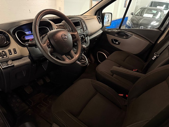 Nissan NV300 10 of 18