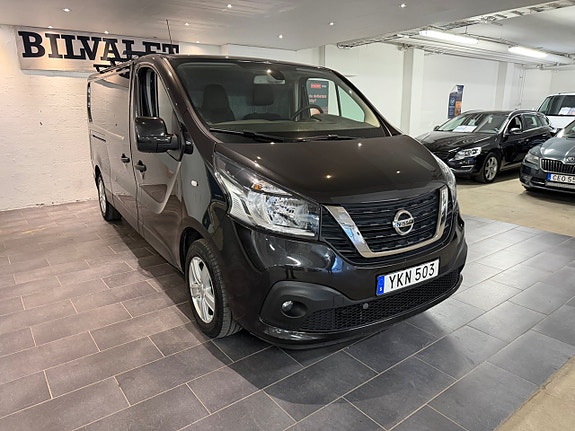 Nissan NV300 2 of 18