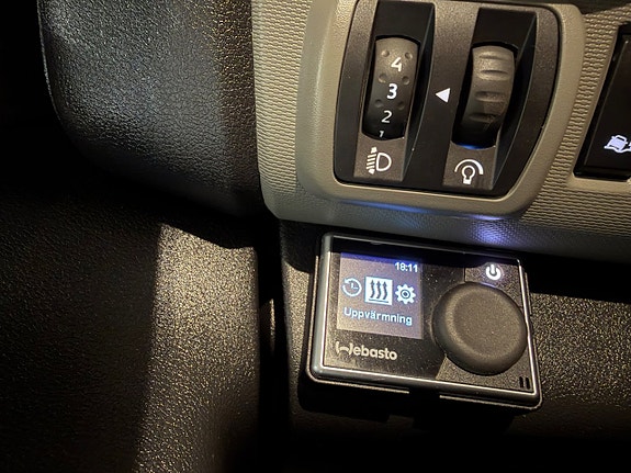 Nissan NV300 14 of 18