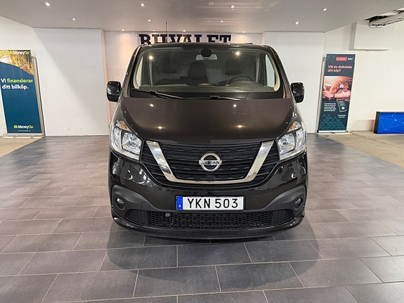 Nissan NV300 3 of 18