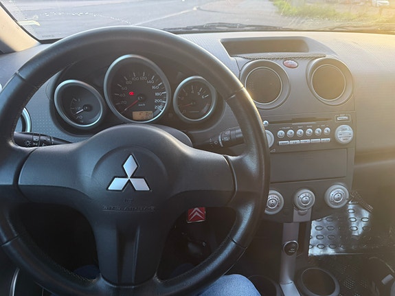 Mitsubishi Colt 9 of 9