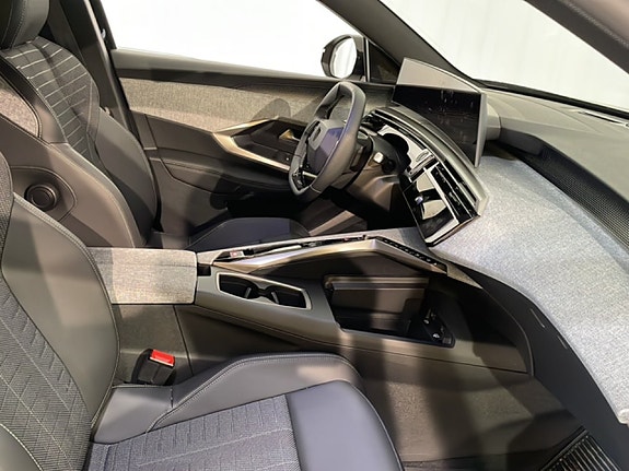 Peugeot 3008 9 of 18