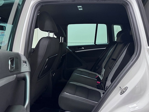 Volkswagen Tiguan 16 of 27
