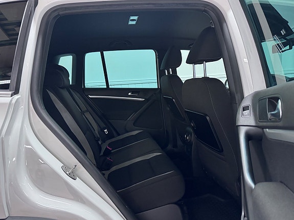 Volkswagen Tiguan 18 of 27