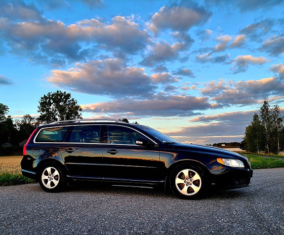 Volvo V70 12 of 23