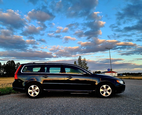 Volvo V70 11 of 23