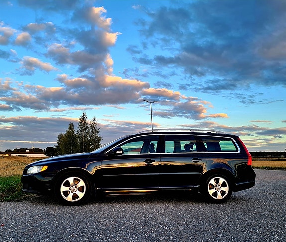 Volvo V70 7 of 23