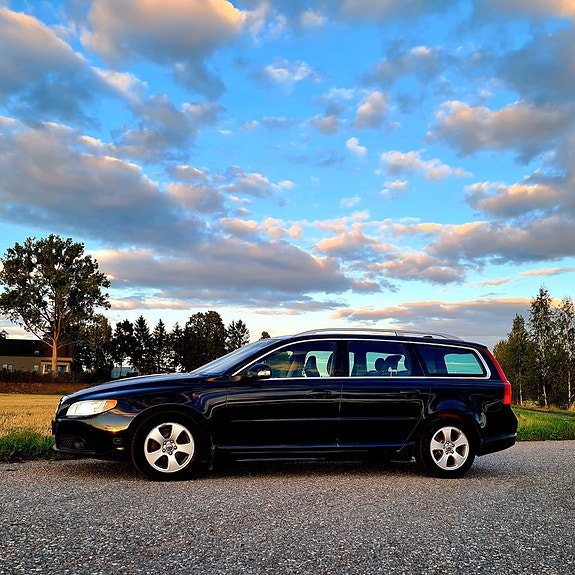 Volvo V70 8 of 23