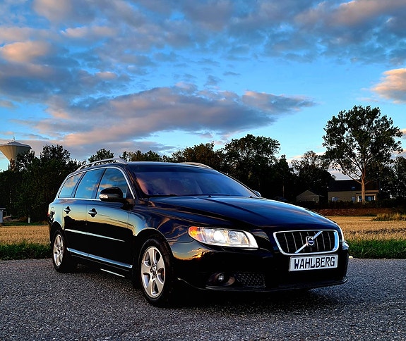 Volvo V70 9 of 23