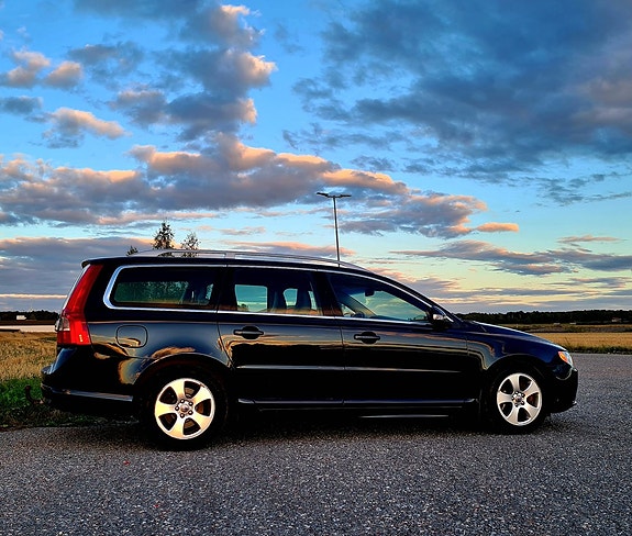 Volvo V70 13 of 23