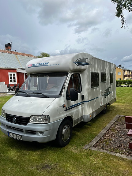 Adria 650SP.                          Fin, fukttestad UA, ny kamrem och ny besiktad 13 of 15