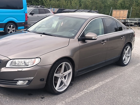 Volvo S80 4 of 8