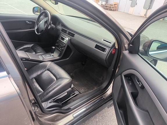 Volvo S80 7 of 8