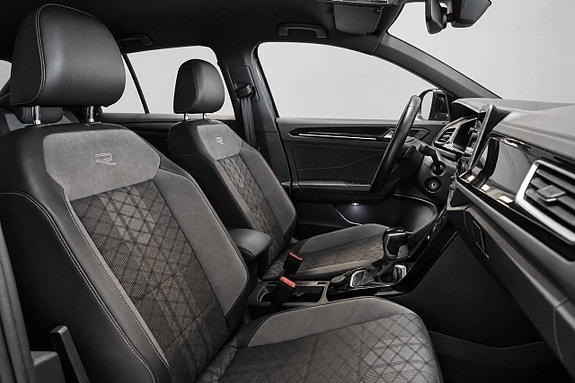 Volkswagen T-Roc 12 of 17