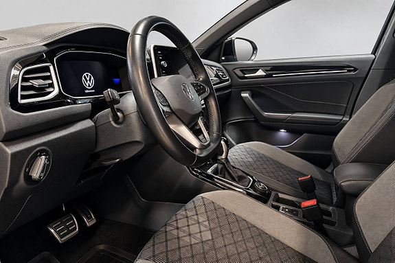 Volkswagen T-Roc 8 of 17