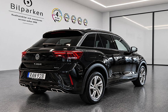 Volkswagen T-Roc 2 of 17