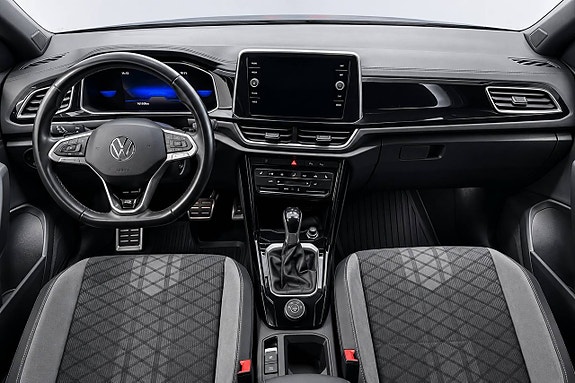 Volkswagen T-Roc 13 of 17