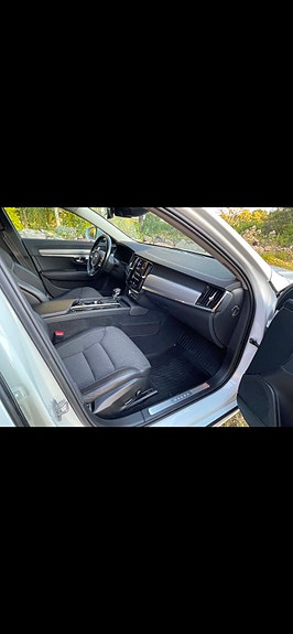 Volvo V90 7 of 11