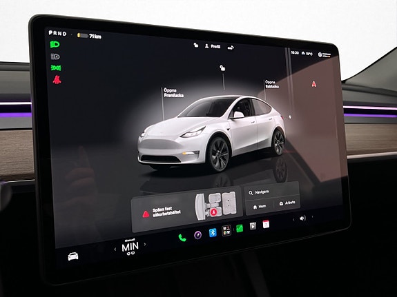 Tesla Model Y 18 of 30