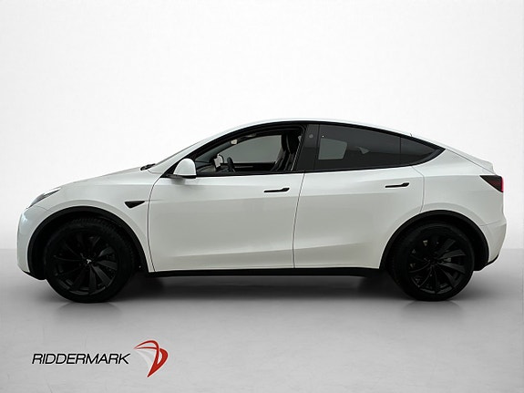 Tesla Model Y 5 of 30