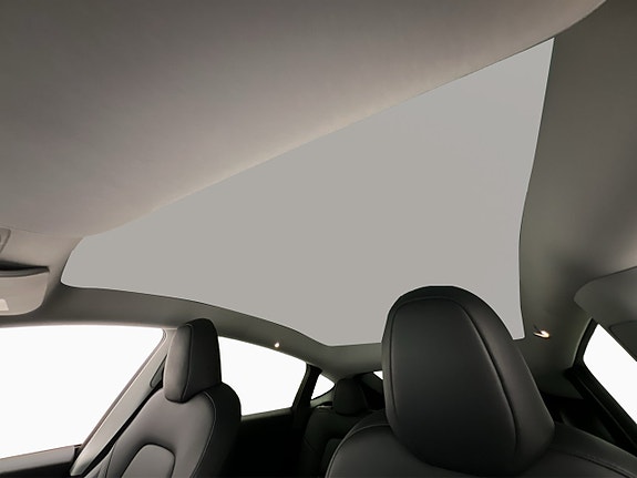 Tesla Model Y 12 of 30