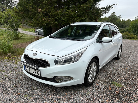 Kia Ceed 2 of 8