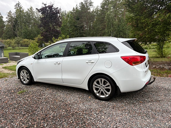 Kia Ceed 4 of 8
