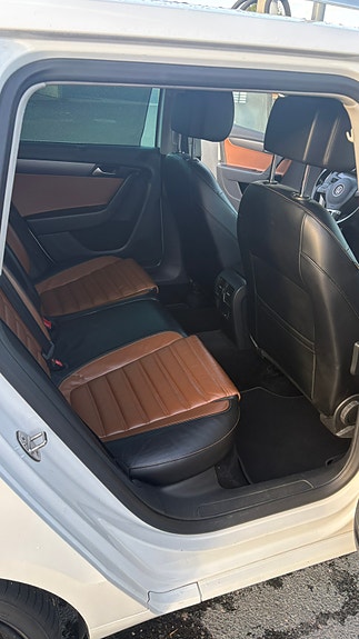 Volkswagen Passat 12 of 16