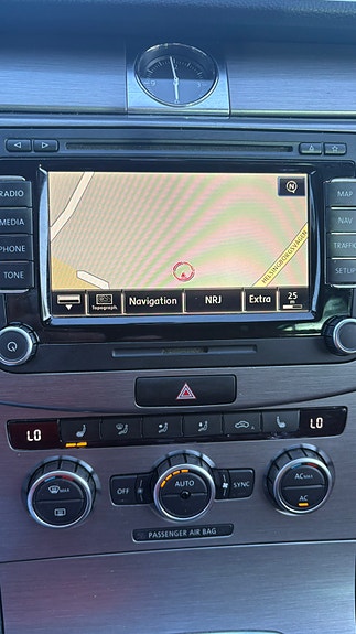 Volkswagen Passat 7 of 16