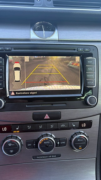 Volkswagen Passat 6 of 16