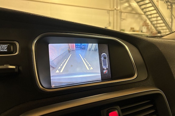 Volvo V40 15 of 18