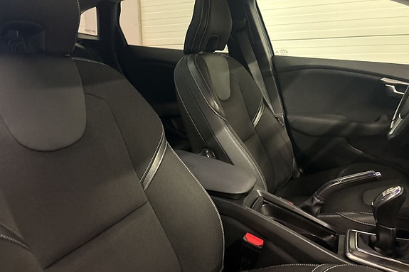 Volvo V40 10 of 18
