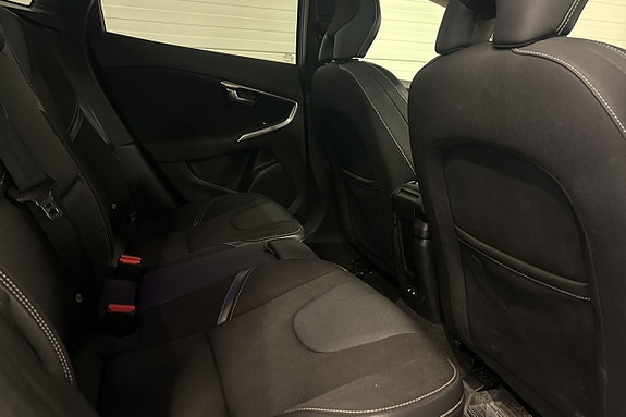Volvo V40 11 of 18