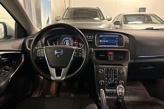 Volvo V40 14 of 18